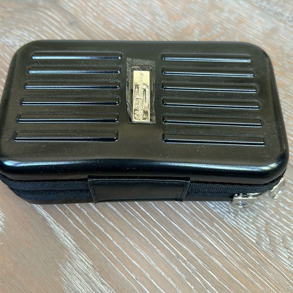 Salvatore Ferragamo for Eva Air amenities case